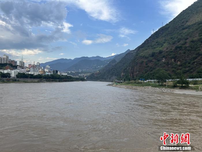 从怒江探险大会展望中国探险旅游未来：参与人