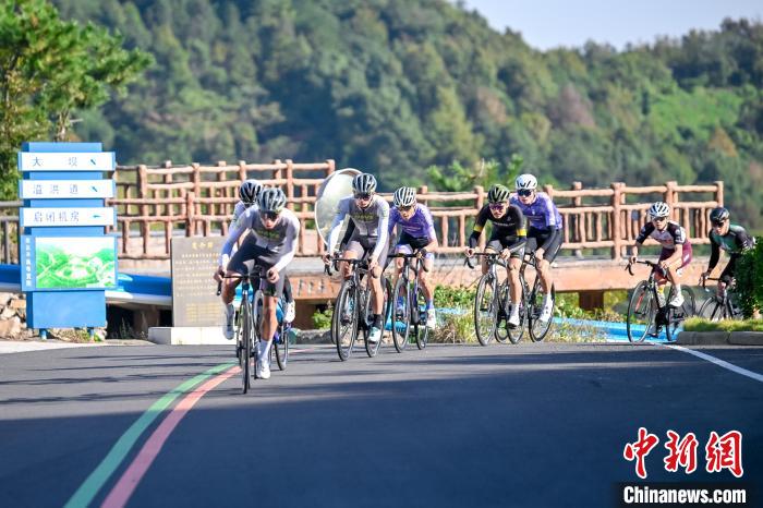 定海开启2024“一带一路”国家驻华使节自行车系