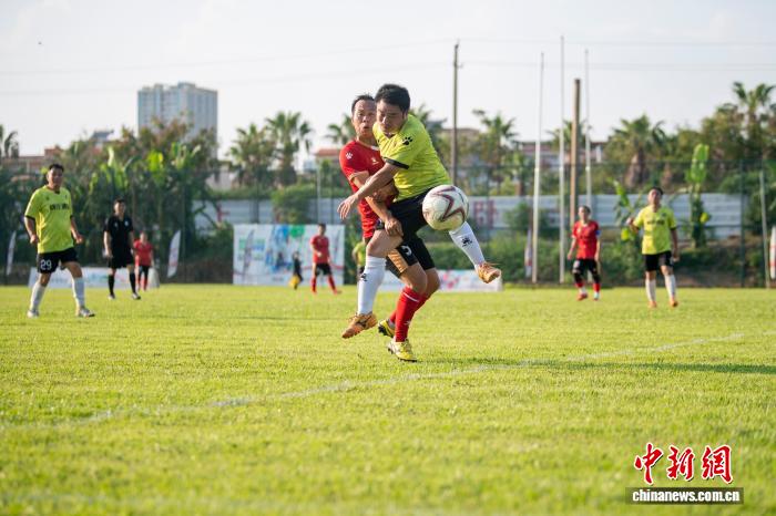 广西足球城北海绿茵场点亮全民健身热情的新征