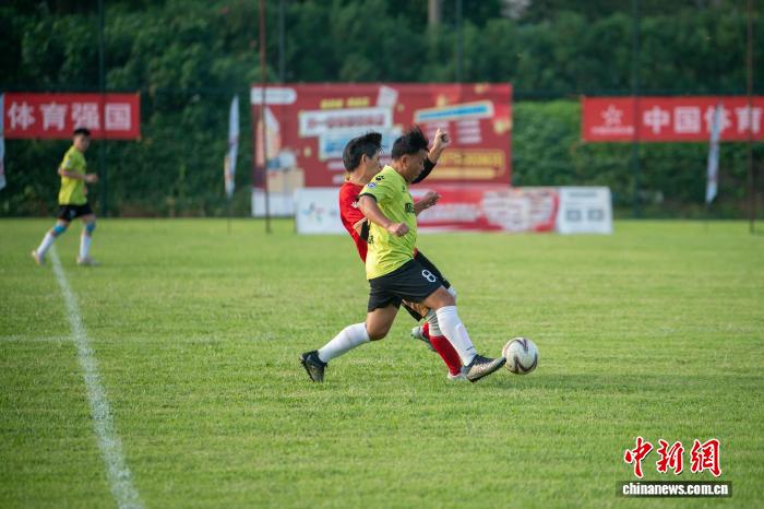 广西足球城北海绿茵场点亮全民健身热情的新征