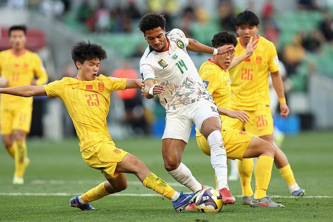 国足0比2负喀麦隆 邵佳一：前十分钟专注度不足