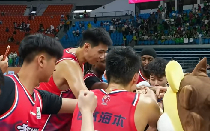 辽宁男篮惨败广州队 三主力状态低迷引主帅批评