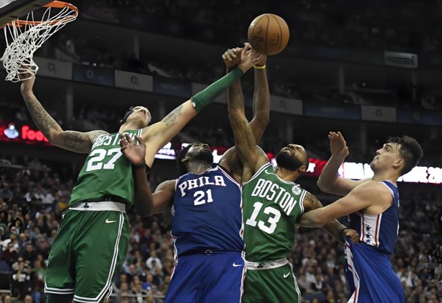 76人击败魔术挺进季后赛 鲍尔受罚引热议