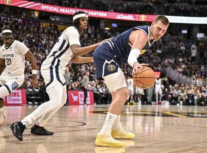 约基奇三双引领掘金逆转灰熊豪取10连胜